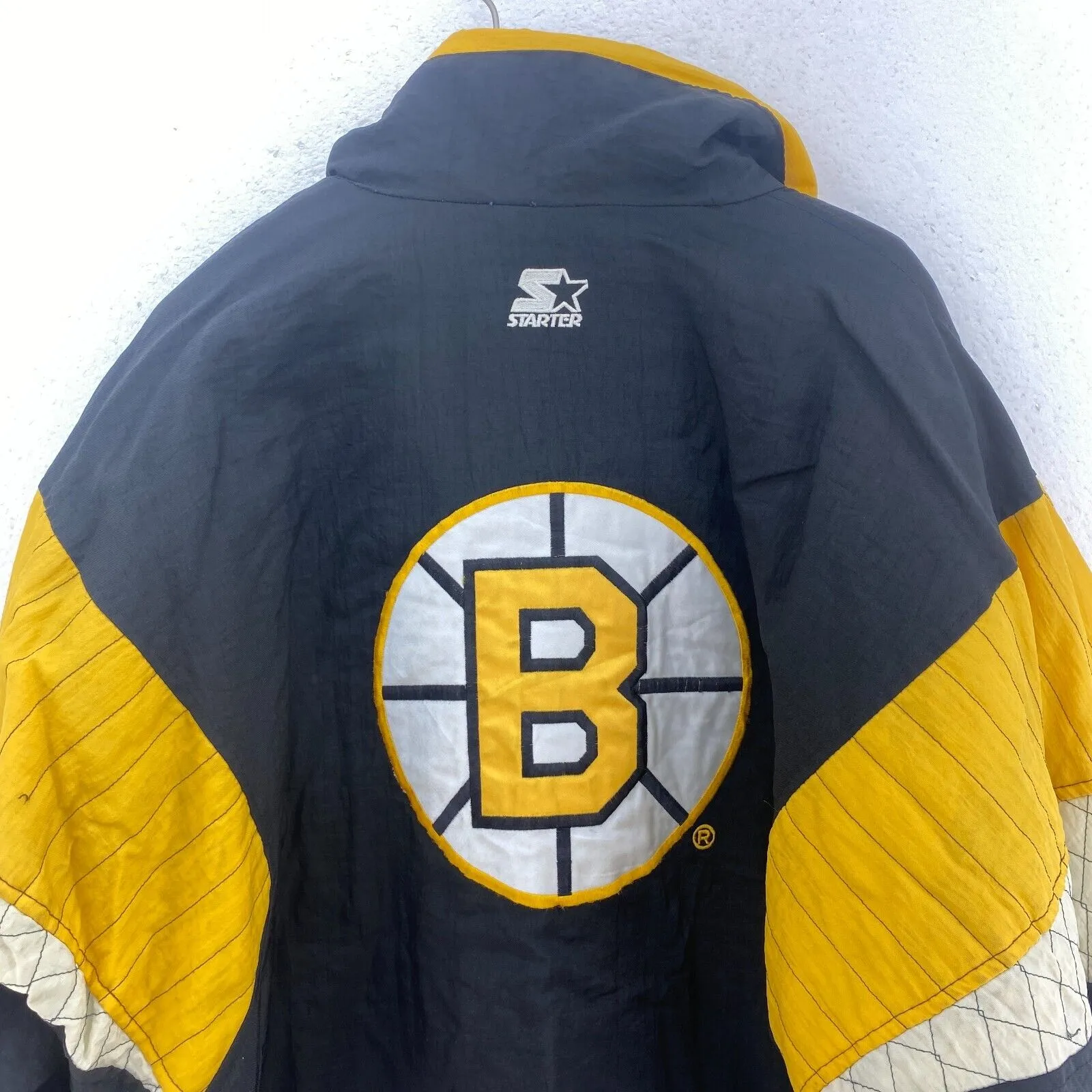 Boston Bruins Embroidered NHL Hockey Black Vintage Insulated Jacket Size L