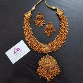 Golden Pearl Embedded Temple Traditional Neckset