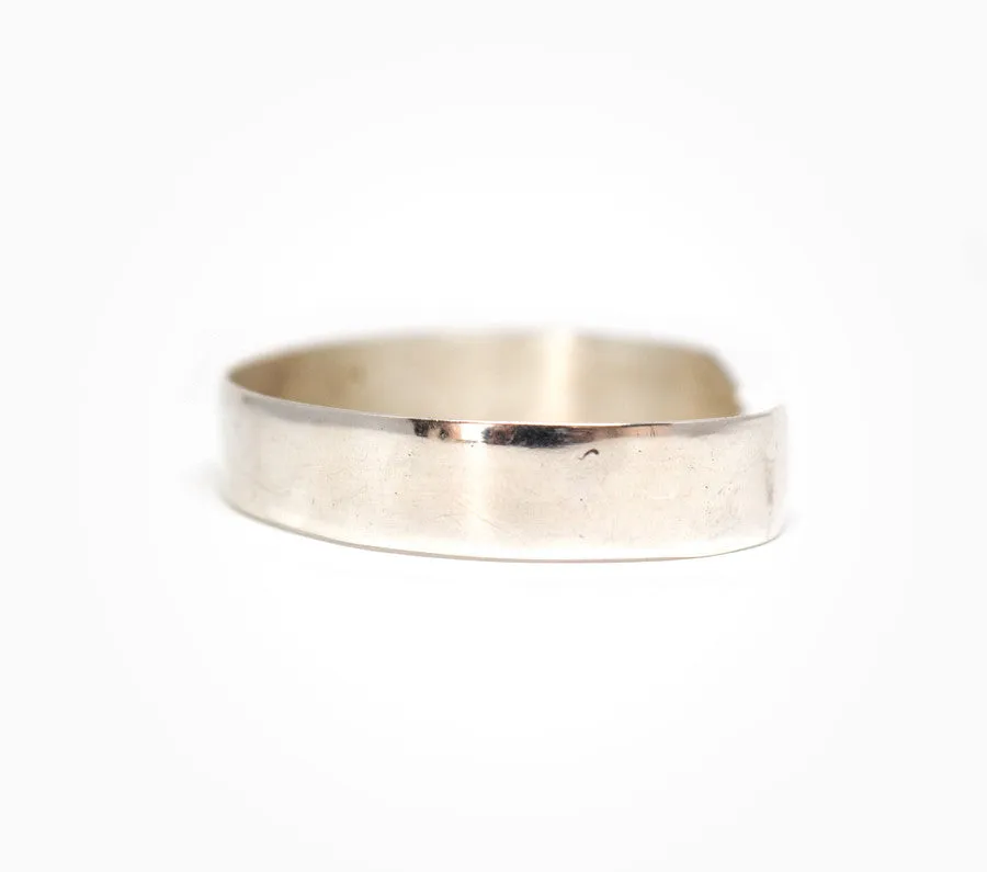 Minimalist Lightweight Cuff - Women’s Silver Jewelry