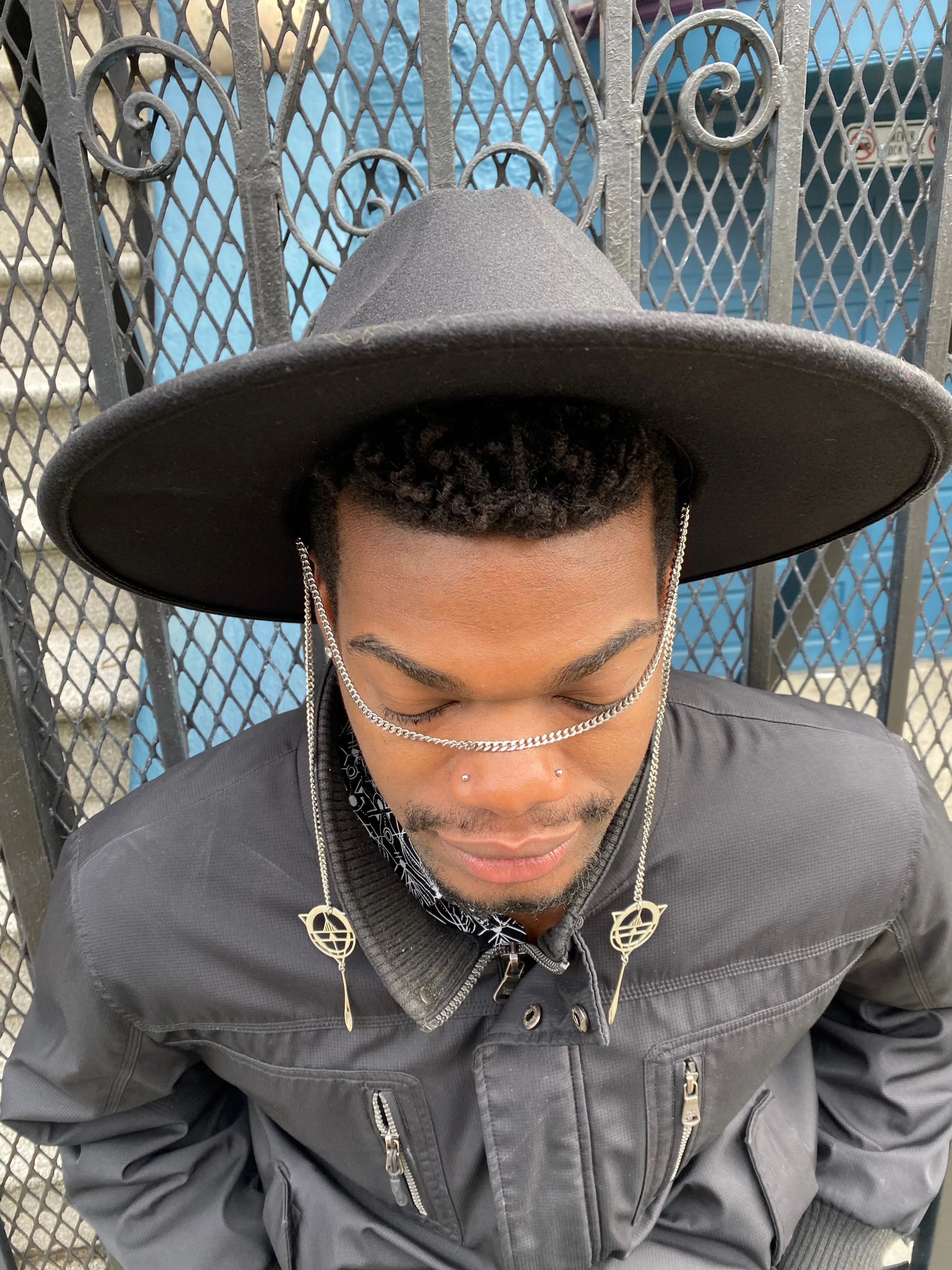 UFO Face Chain Hat